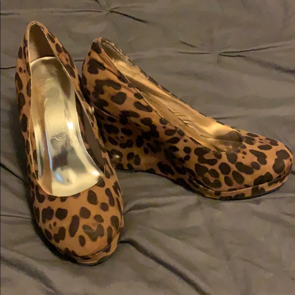 Leopard wedges
